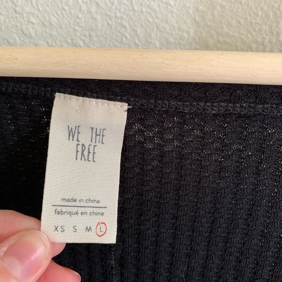 Free people | we the free black balloon sleeve distressed top 🥀 - Picture 12 of 15